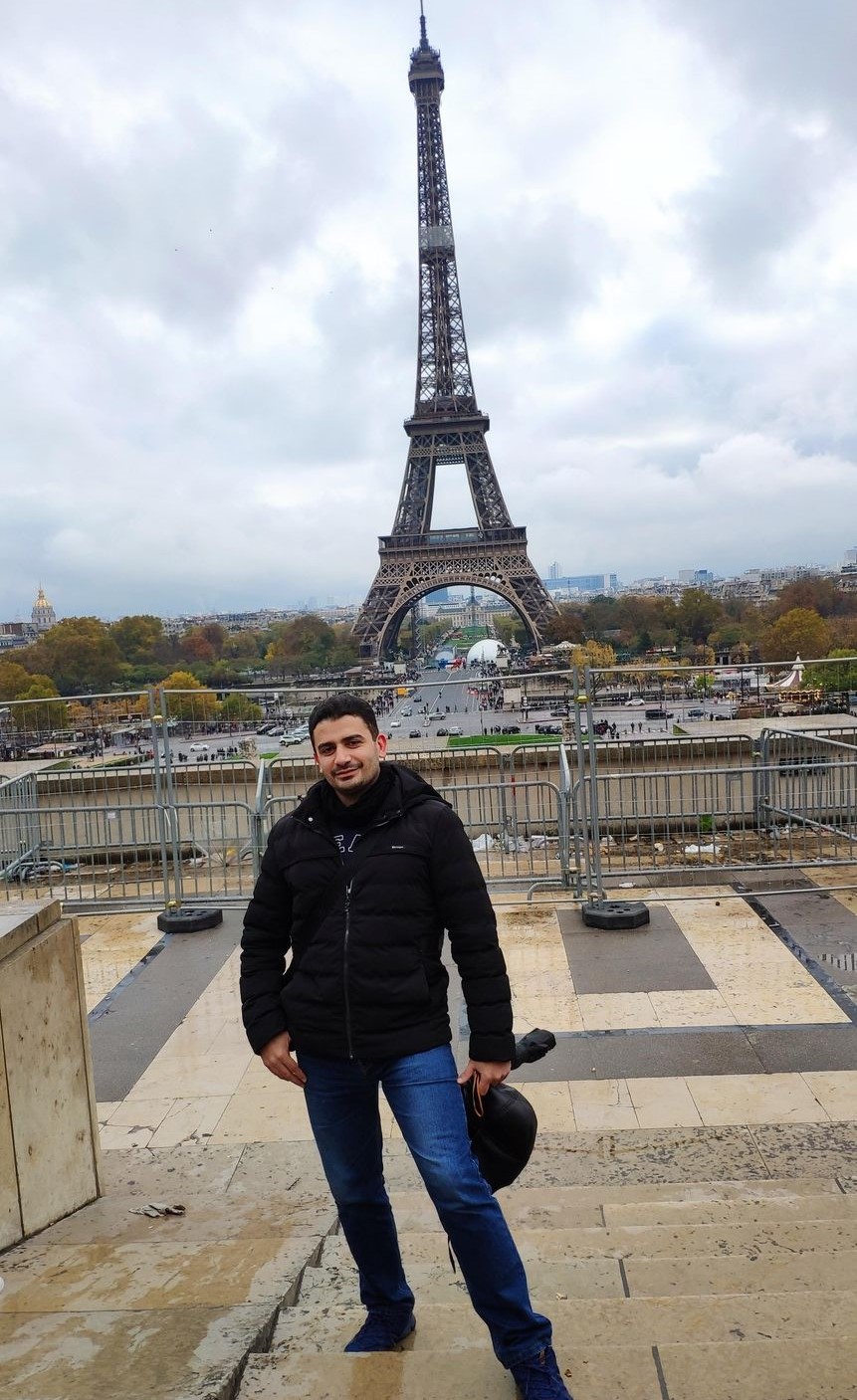Me Vertical 04
